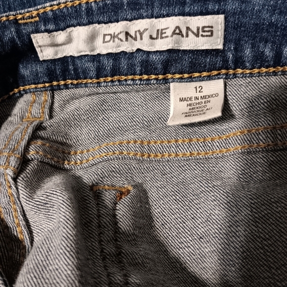 DKNY Jeans Y2K Women's Size 12 Mid-Rise Normal Straight Stretch Zip & Button - Picture 7 of 14